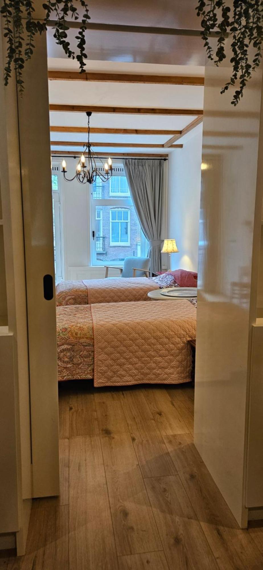 Apartment Center, Nearby Vondelpark *